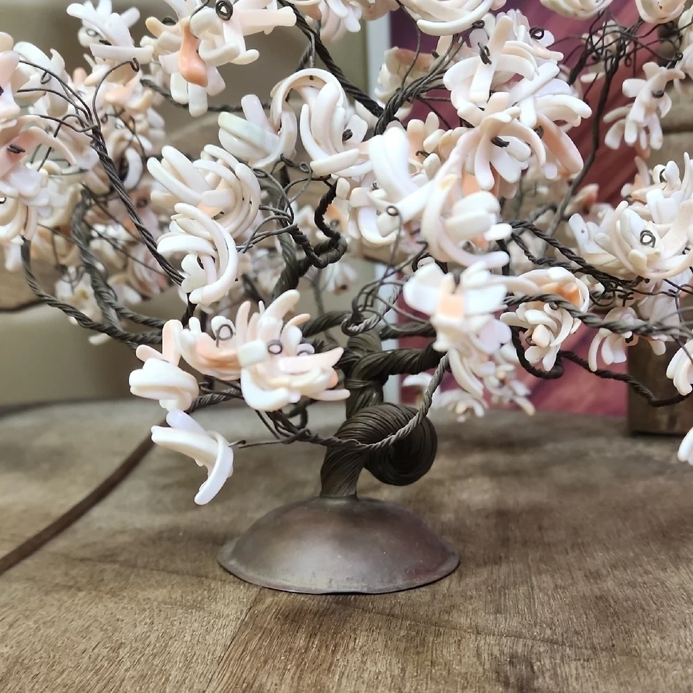 MCM Charming Cream Shell Floral Wire Arrangement